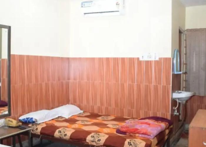 Hotel Savitri