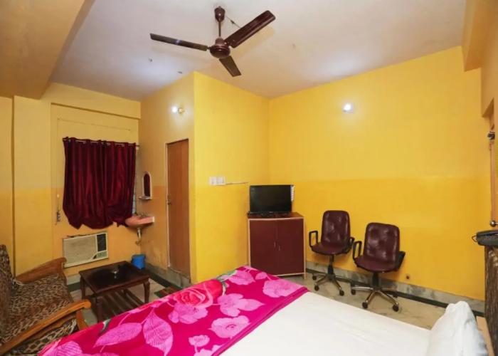 Hotel Savitri