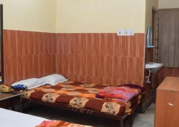 Hotel Savitri