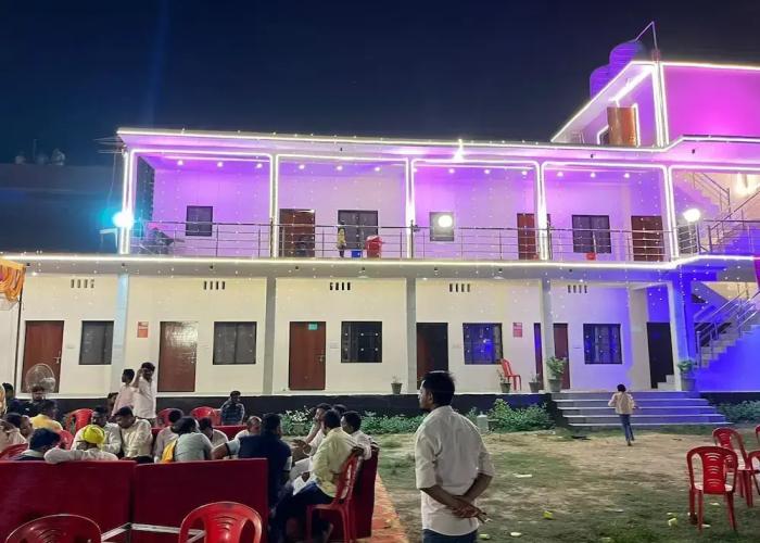 Madhur Kunj Guest House Pick and Drop