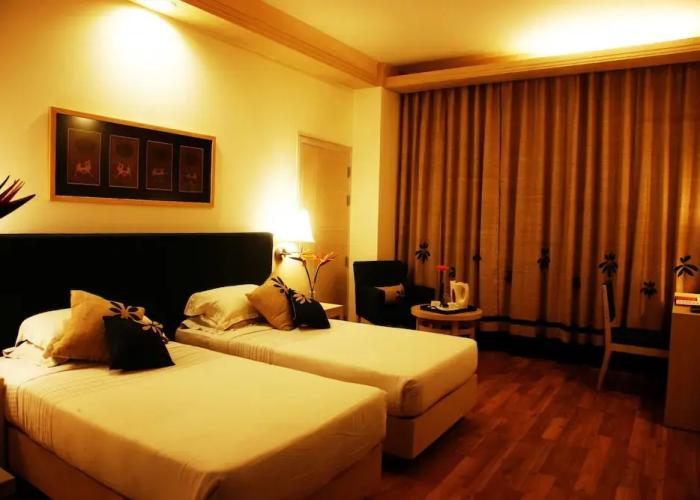 TreeHouse Hotel Club & Spa