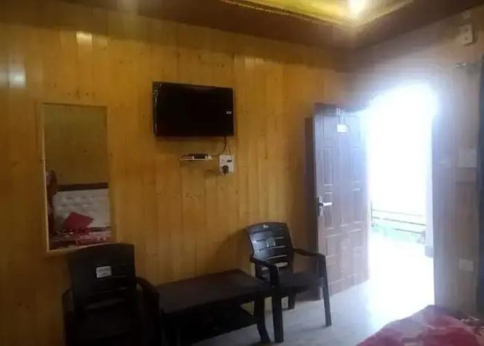 Pine Palace Homestay