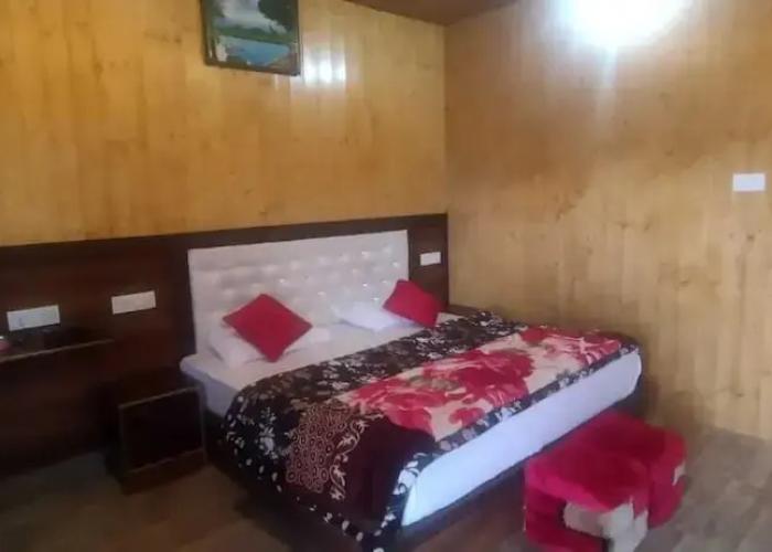 Pine Palace Homestay