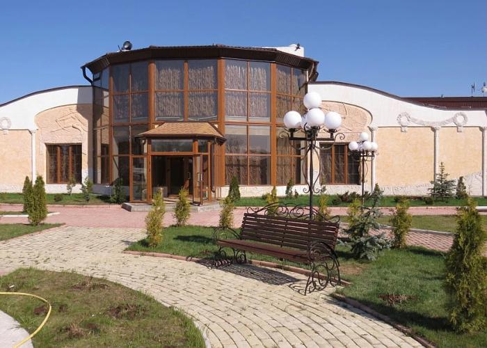 Berezhki-Holl Hotel