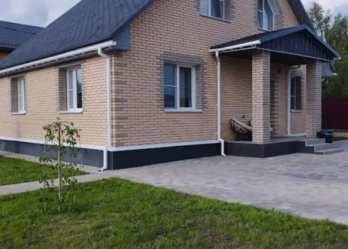 Na Tsvetochnoy Private House