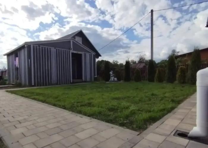 Na Tsvetochnoy Private House