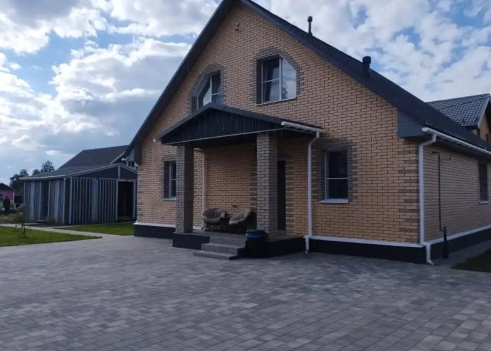 Na Tsvetochnoy Private House