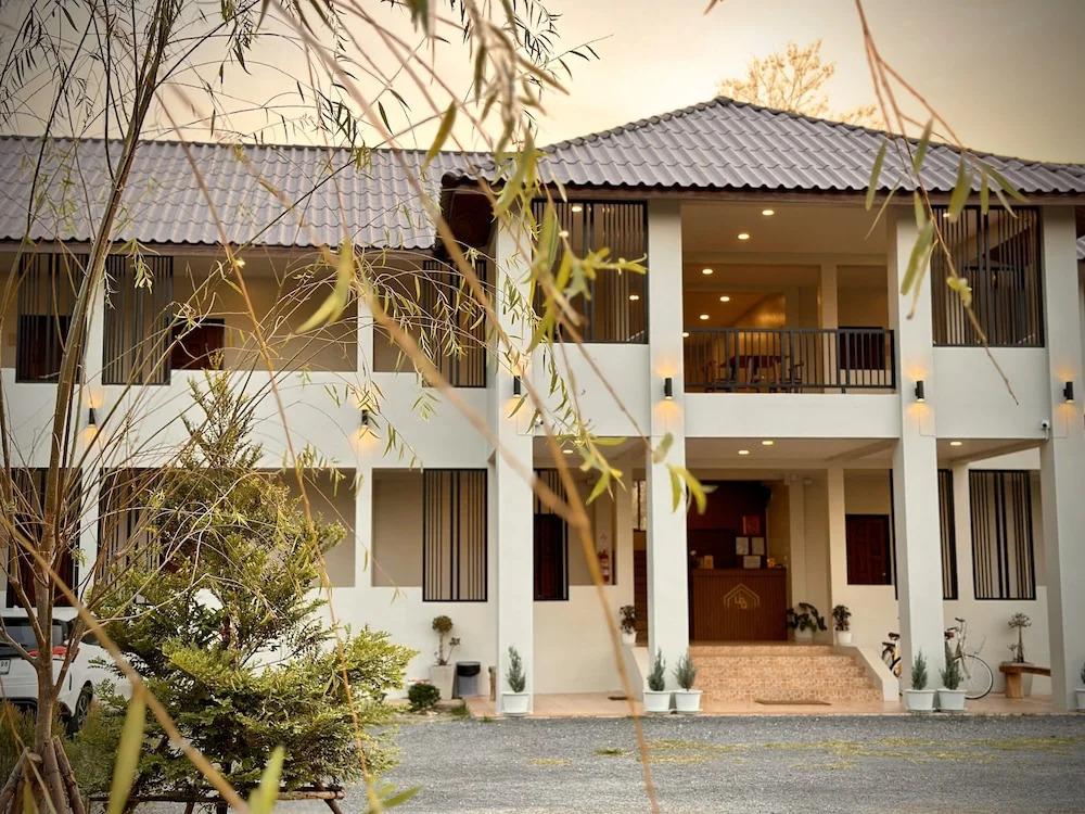 น่าน ม่วนใจ Nan Muanjai Hotel