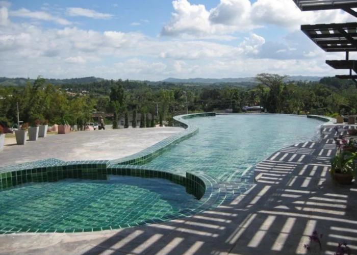 Breeze Hill Resort