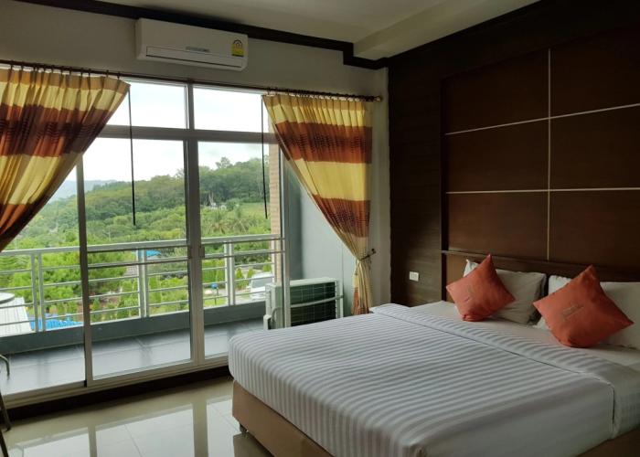 Breeze Hill Hotel