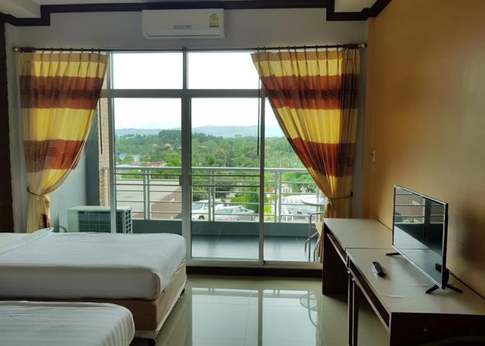 Breeze Hill Hotel
