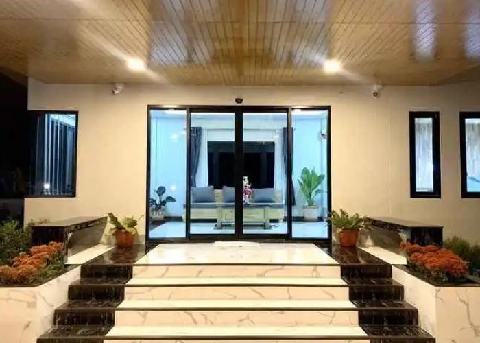 Add Ubon Hotel