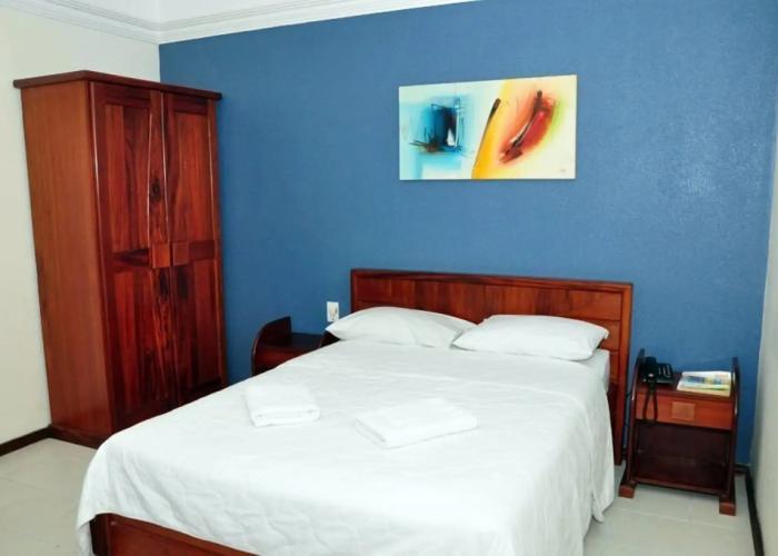 Machado's Plaza Hotel
