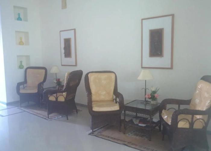Machado's Plaza Hotel
