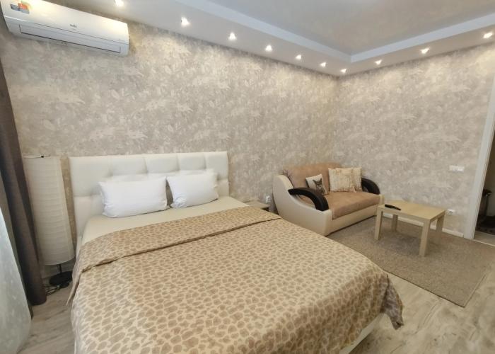 Fresh Room: Na Marshala Ustinova Apartments