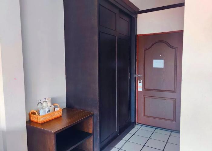 Thongpaeka Hotel