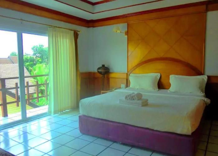 Thongpaeka Hotel