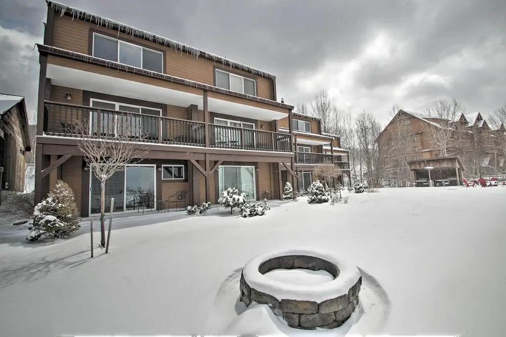 Slopeside Burke Mtn Condo w/ Amenity Access!