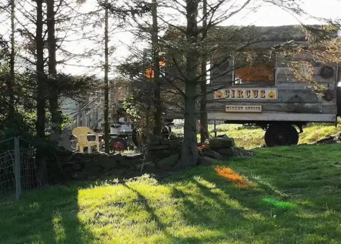 2 x Double Bed, Glamping Wagon in Dalby Forest