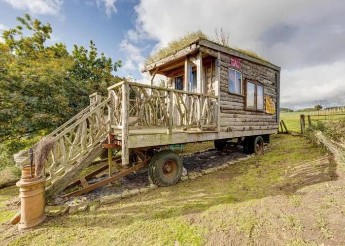 2x Double Bed - Glamping Wagon, Dalby Forest