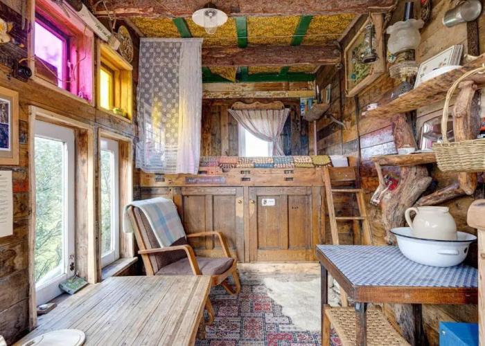 2x Double Bed - Glamping Wagon, Dalby Forest