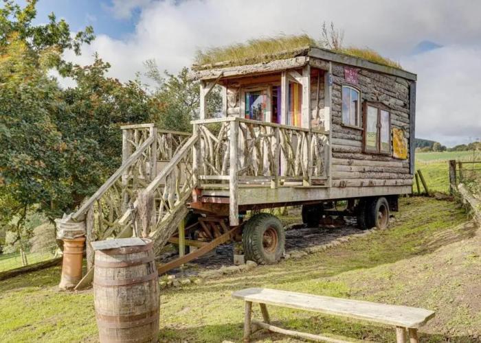 2x Double Bed - Glamping Wagon, Dalby Forest