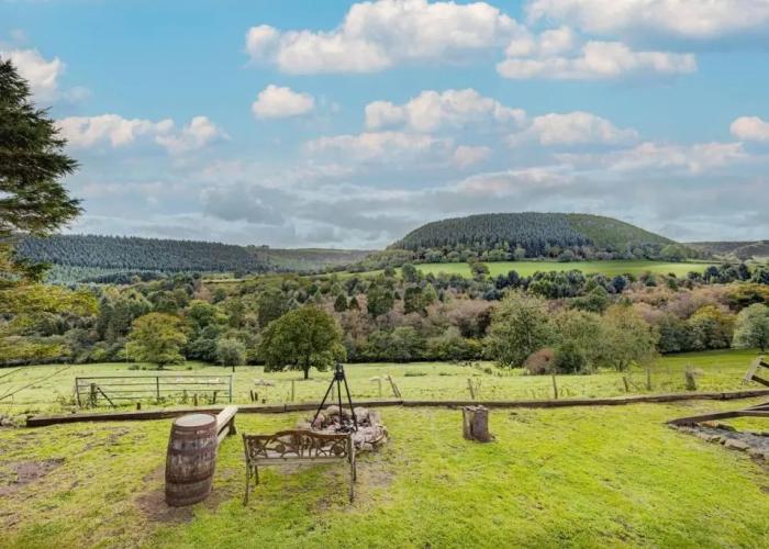 2x Double Bed - Glamping Wagon, Dalby Forest