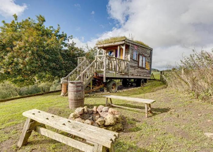 2x Double Bed - Glamping Wagon, Dalby Forest
