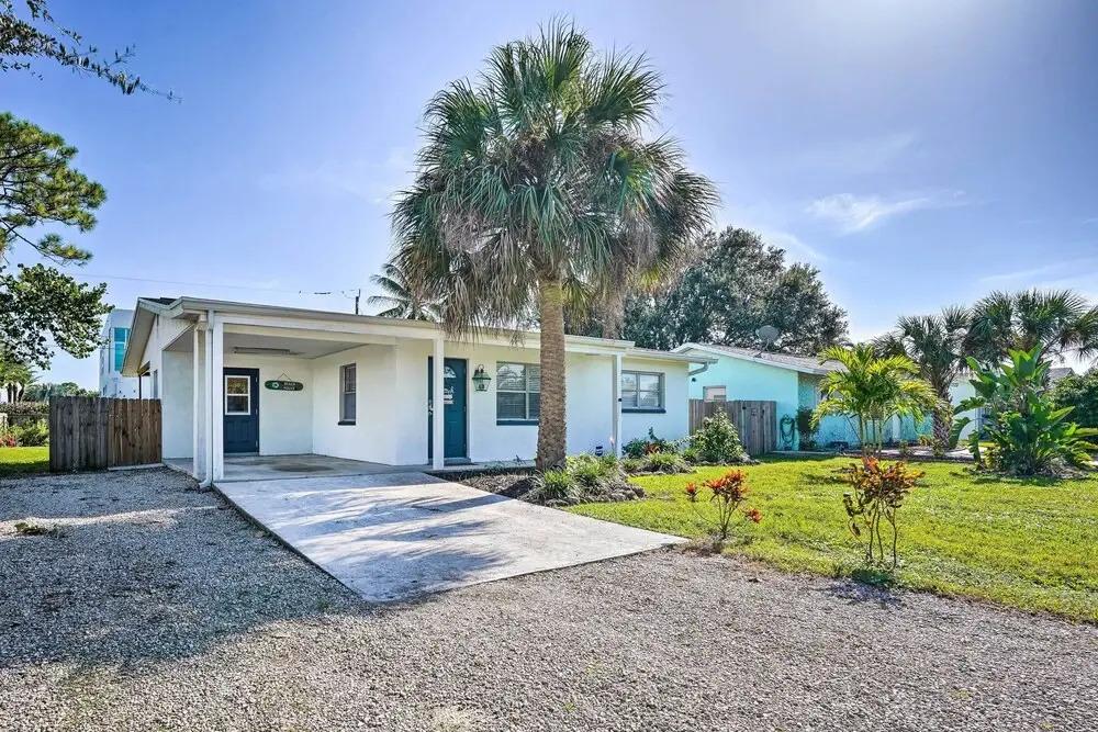 Coastal Bonita Shores Holiday Home Near Beach!