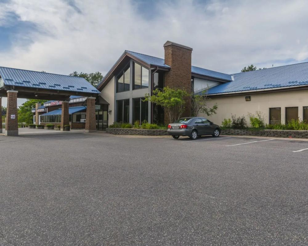 Jolly Roger Inn & Resort