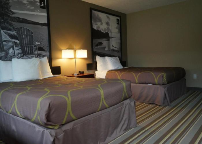 Jolly Roger Inn & Resort