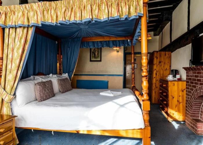 The George Hotel