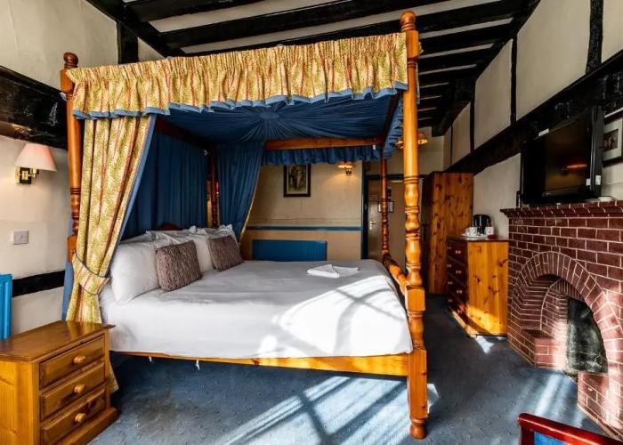 The George Hotel