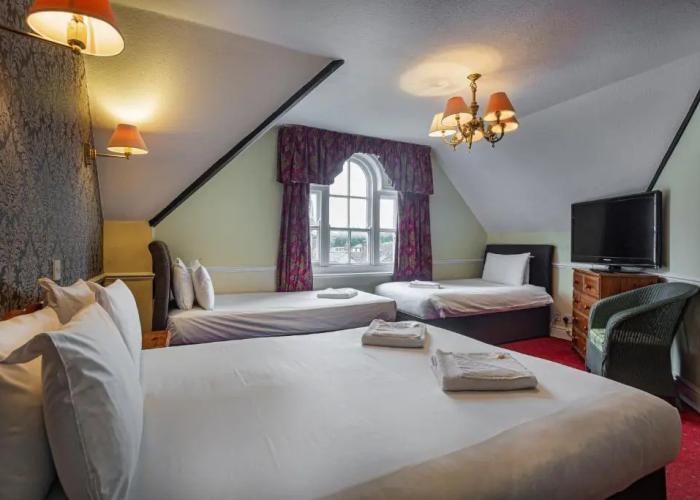 The George Hotel
