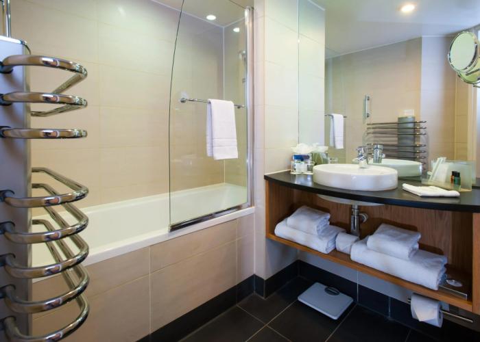 Holiday Inn Salisbury - Stonehenge by IHG
