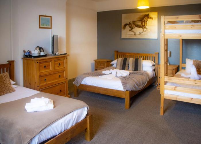 Stonehenge Inn & Shepherds Huts