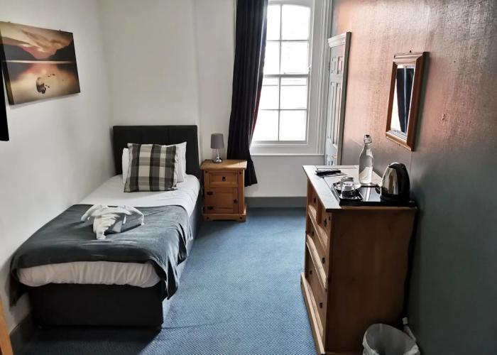 Stonehenge Inn & Shepherds Huts