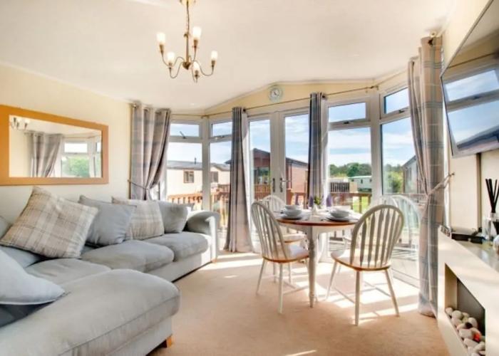 Stunning 3-bed Hot Tub Lodge, Northumberland