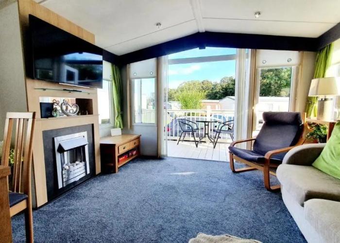 Apple Tree Lodge, Hot Tub, 3 Bedroom, 2 Bars