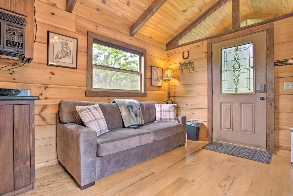 Cabin in Mill Spring Near Parker-binns Winery