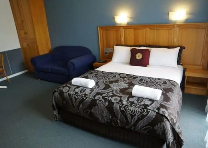 Golden Leaf Motor Inn