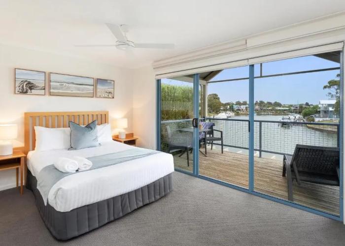 Captains Cove Waterfront Resort