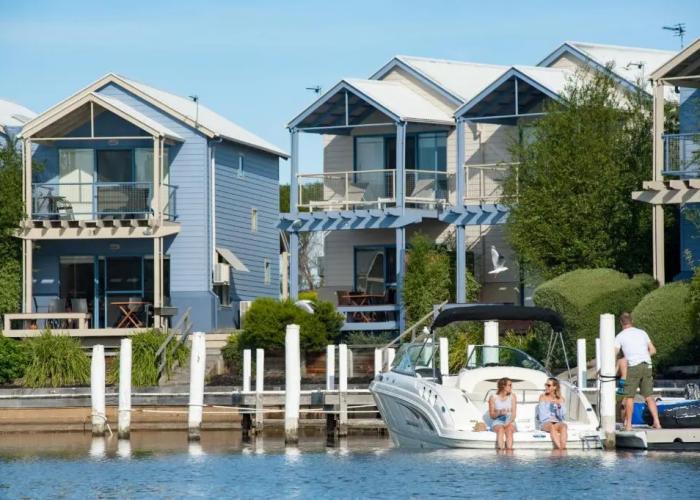 Captains Cove Waterfront Resort