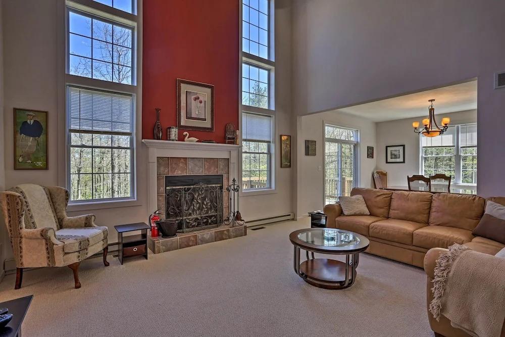 6 Mi to Kalahari: Pocono Pines Golf Course Home!