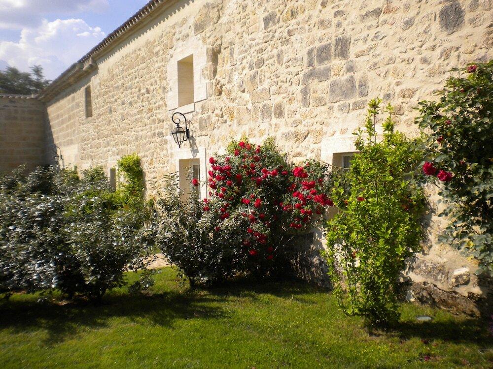 Château Latour Segur Suites & Spa