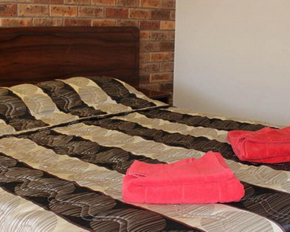 Woomargama Village Hotel Motel