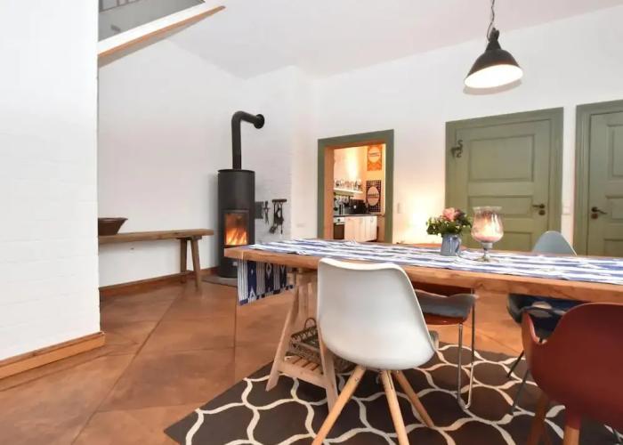 Charming Apartment With Terrace in Steffenshagen