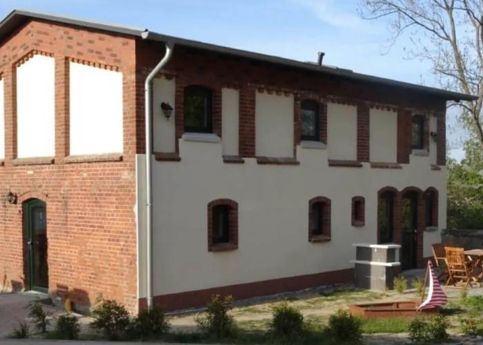 Elegant Mansion in Bastorf near Sea