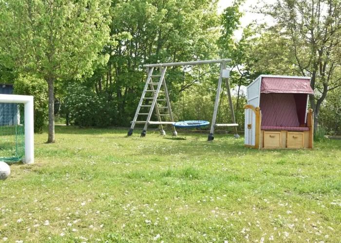 Charmante Ferienwohnung mit Garten in Wiek
