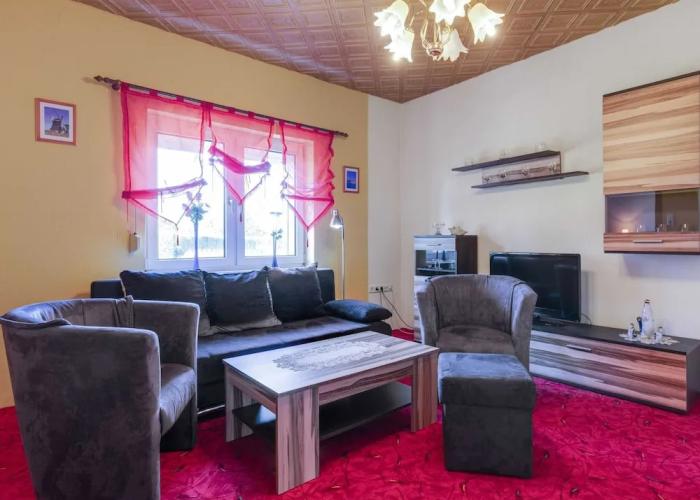Apartment in Temannsdorf With Garden